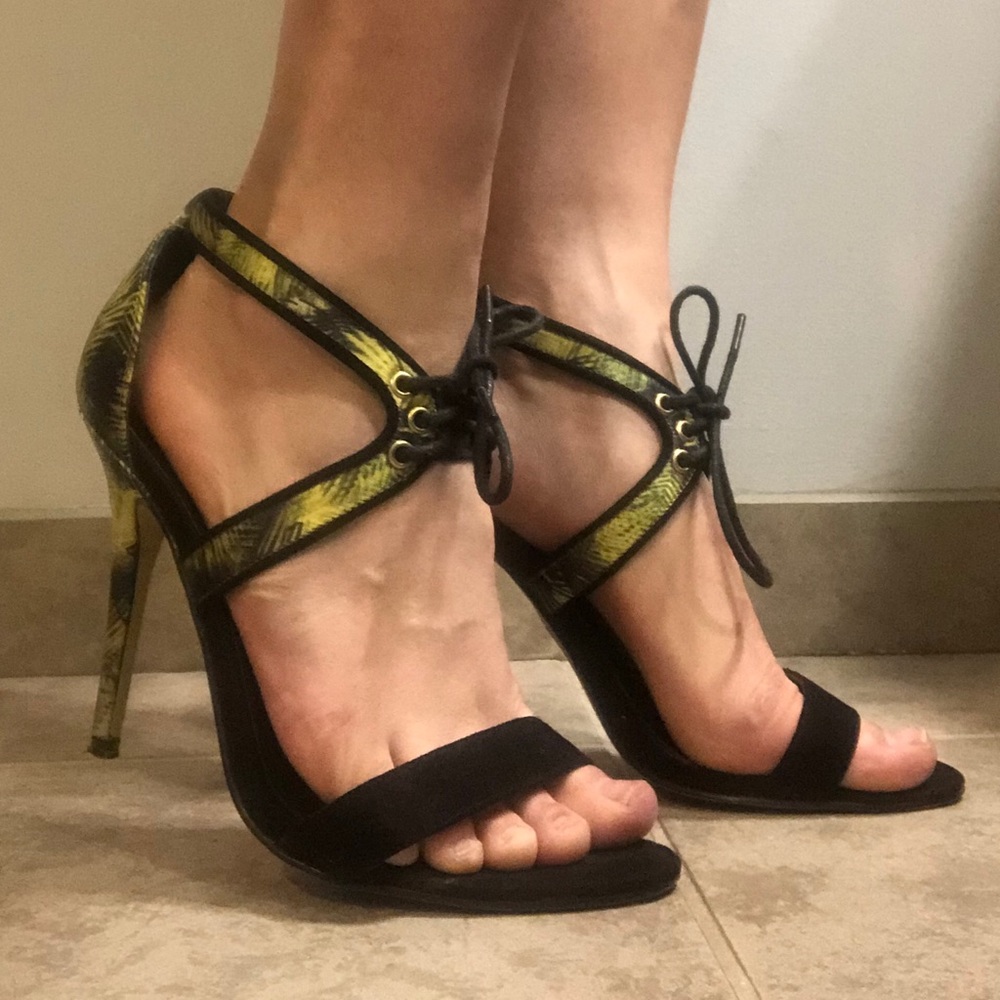 Express Stiletto Heels Black Tropical